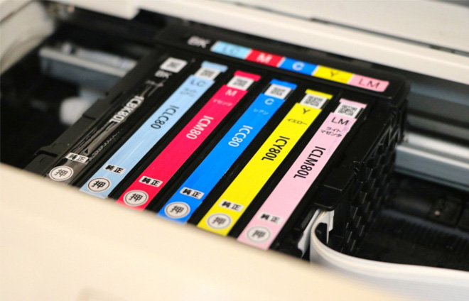 インクジェット印刷とは?仕組みやメリット・デメリットを解説 インクジェット印刷で使用するインク