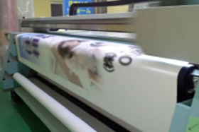 社内一貫生産による低価格・短納期